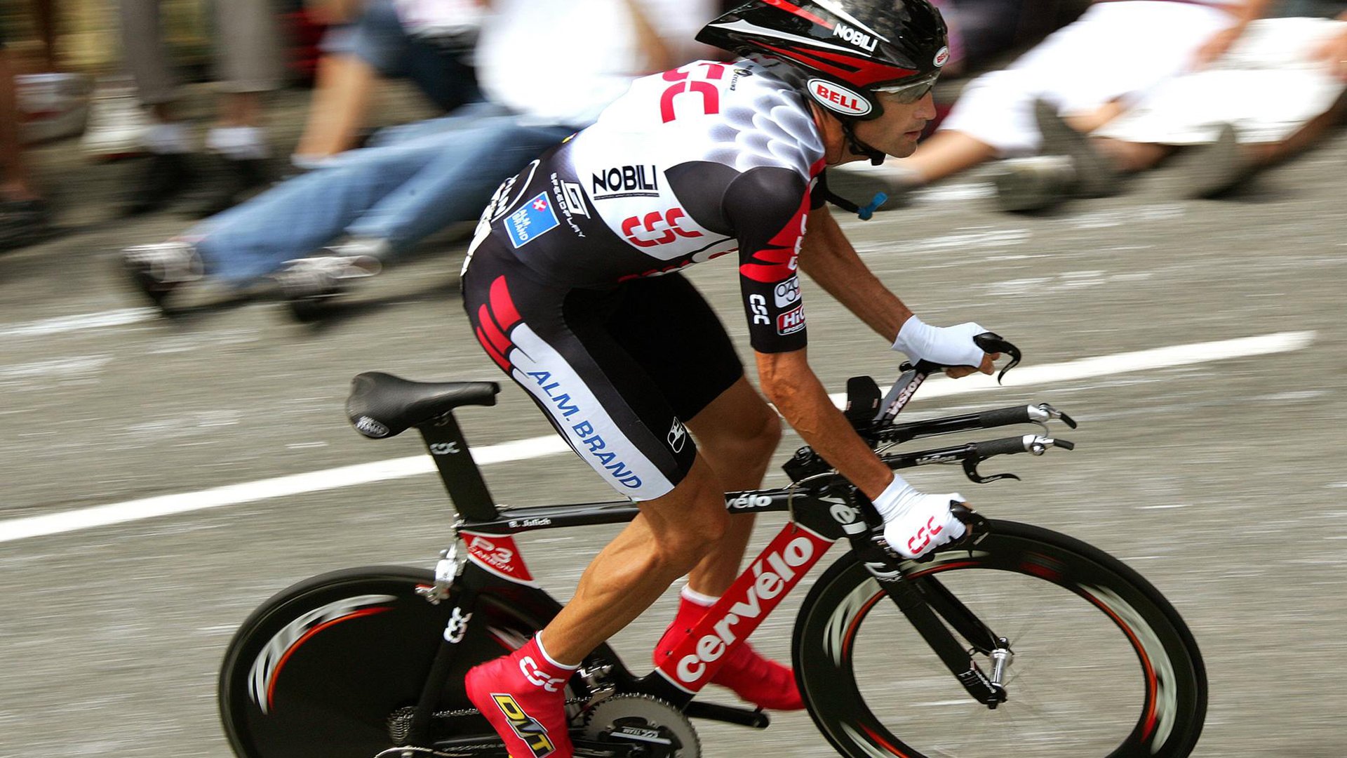 中国香港队未来发展:如何通过国际交流推动技术革新与提升,香港队伍